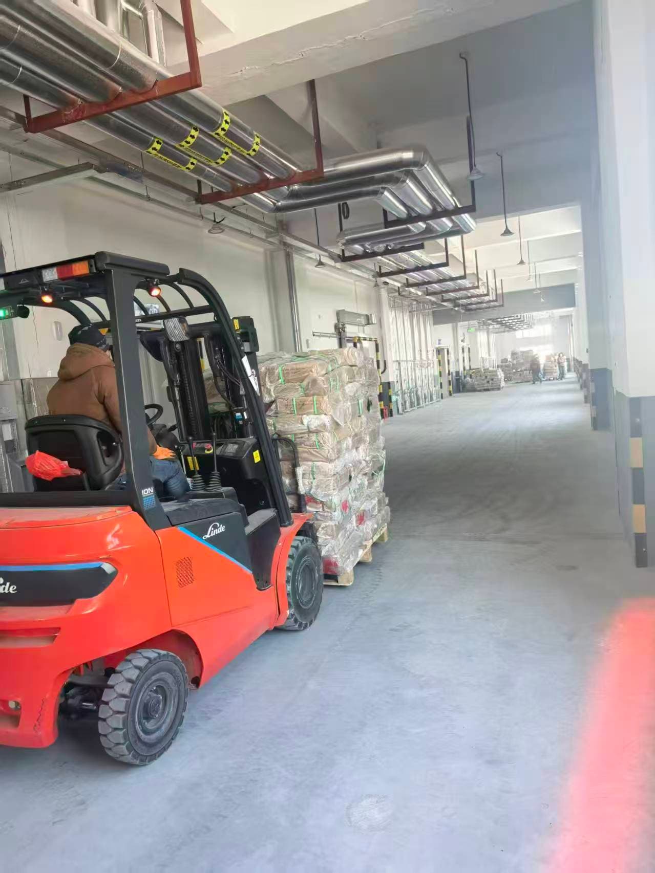 冷链仓储实景图一